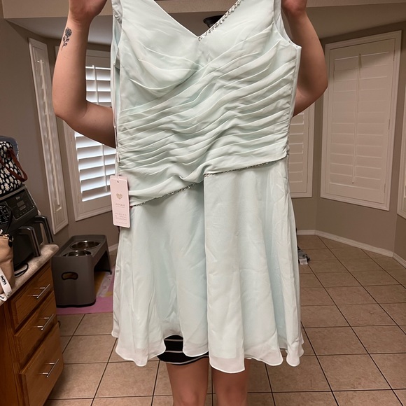 Dress - Picture 1 of 5